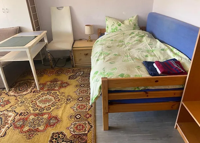 Ferien- Monteurwohnung Neustadtweinstr -bis 4 Pers -zeitvertrag-langaufenthalt Moeglich דירה Neustadt an der Weinstraße